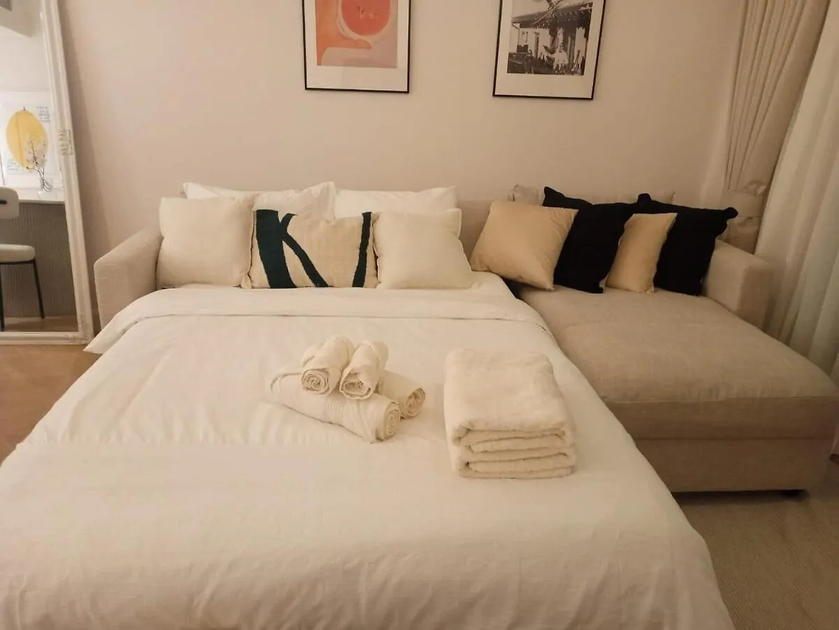 Burj Khalifaview Luxury 1-Bedroom Apartment Dubai