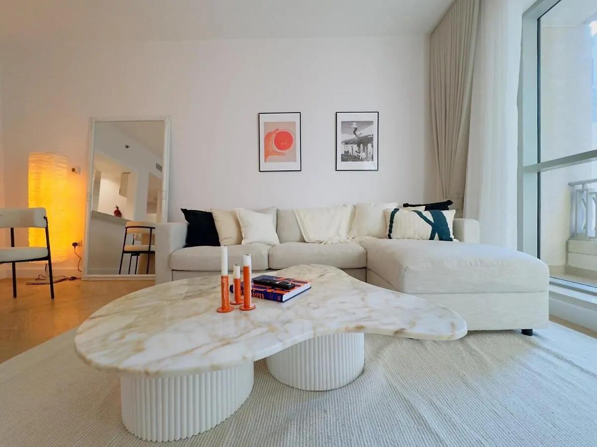 Burj Khalifaview Luxury 1-Bedroom Apartment Dubai